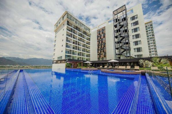 Горящая путевка во Вьетнам — отель Quinter Central Hotel (Нячанг)