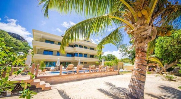 Горящий тур на Сейшелы — отель Crown Beach Hotel (о. Маэ)