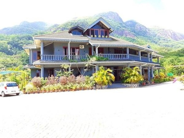 Горящий тур на Сейшелы — отель Blue Hill (о. Маэ)