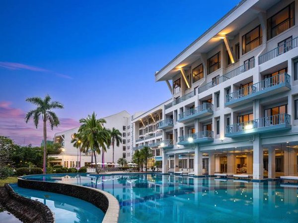 Горящий тур в Китай — отель Novotel Resort Sanya Bay Yatai (Ялонг Бэй)