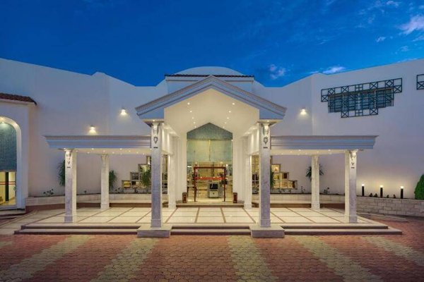 Горящий тур в Египет — отель Dreams Beach Resort (Шарм-эль-Шейх)