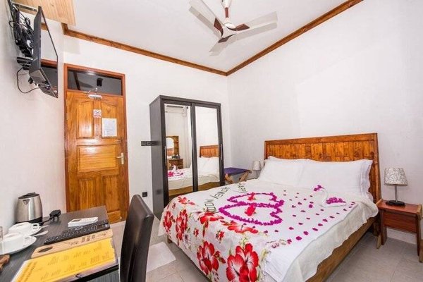 Горящая путевка по 27 направлениям — отель Ithaa Beach Maldives (Южный Мале Атолл)