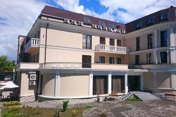 Горящая путевка в Абхазию — отель Каракас (Сухум)