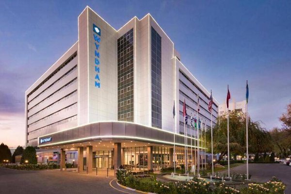 Горящий тур в Узбекистан — отель Wyndham Tashkent (Ташкент)
